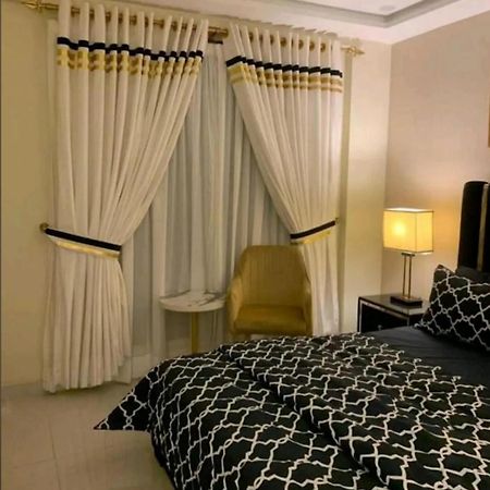 Holiday In Islamabad Bagian luar foto