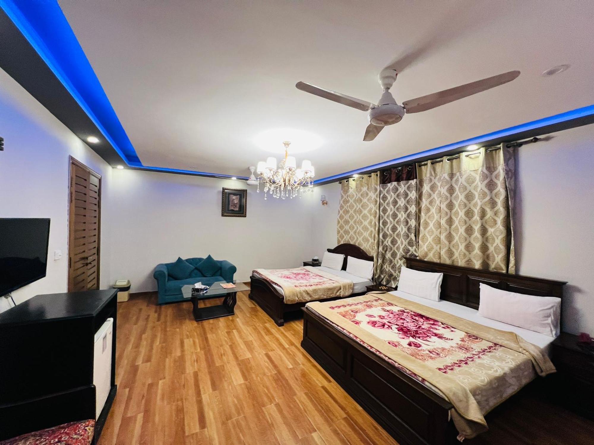 Holiday In Islamabad Bagian luar foto