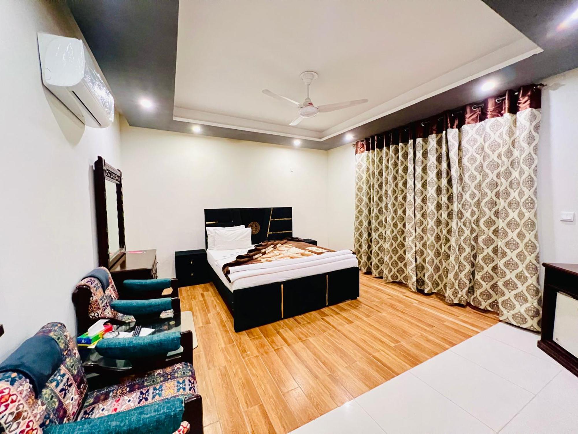 Holiday In Islamabad Bagian luar foto