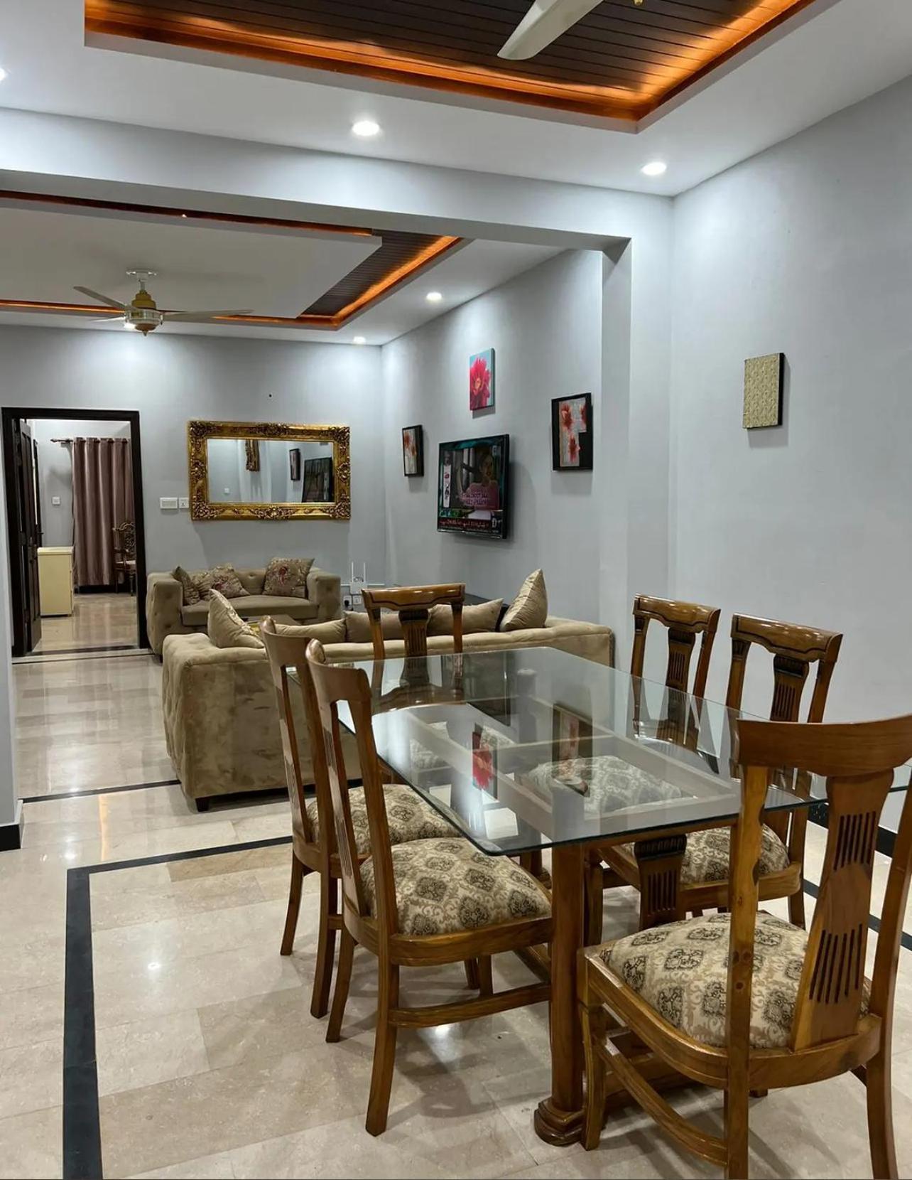 Holiday In Islamabad Bagian luar foto