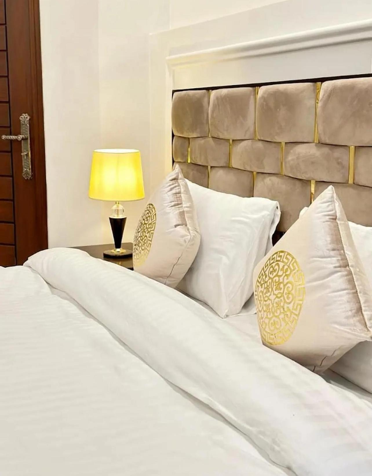 Holiday In Islamabad Bagian luar foto