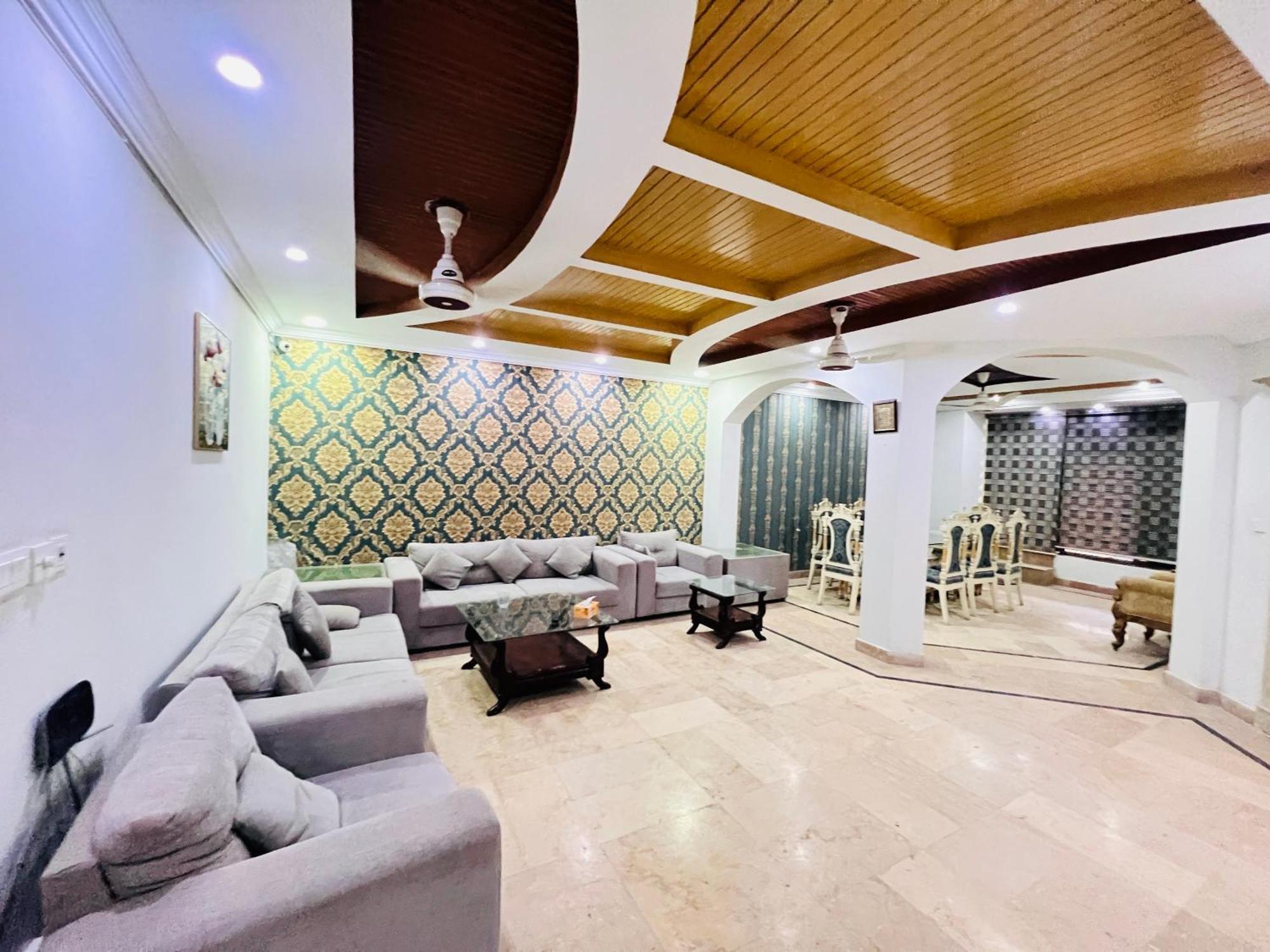Holiday In Islamabad Bagian luar foto